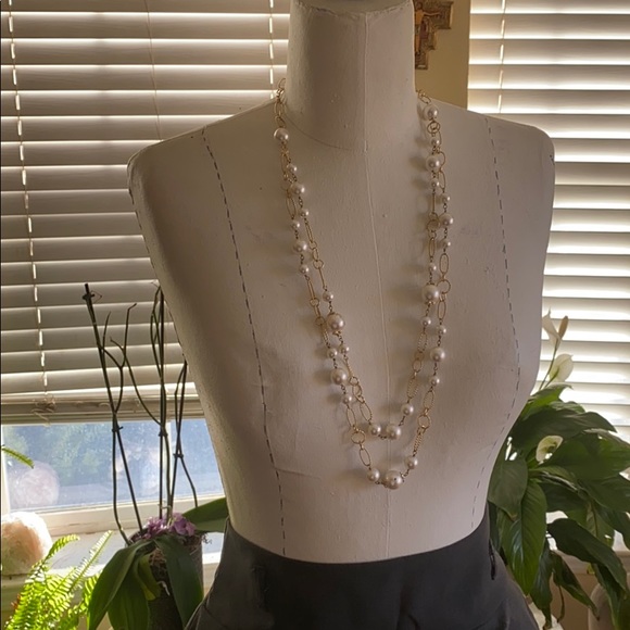 Jewelry - Pearl and gold necklace